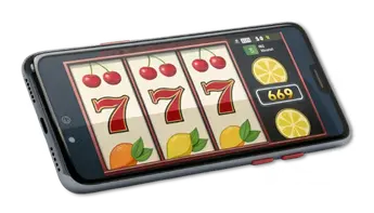 ما هي الفروقات بين ماكينات القمار ذات 3 بكرات و5 بكرات؟